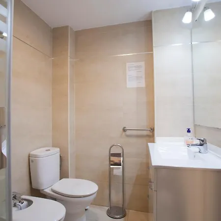 - 2 Bedrooms With Wifi And Sea Views - 01679 *